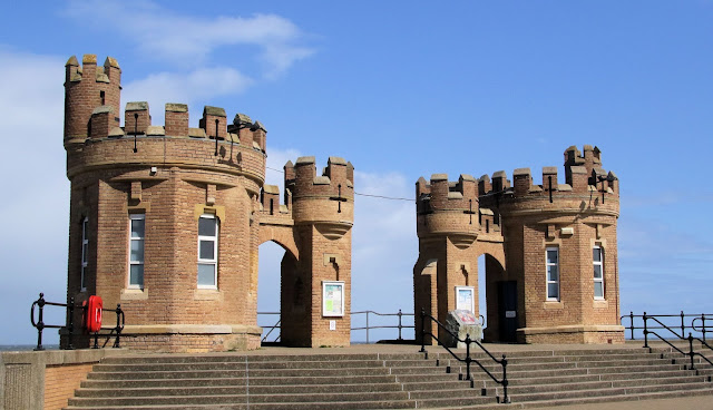 Castillos de Withernsea que marcan el emplazamiento del antiguo muelle