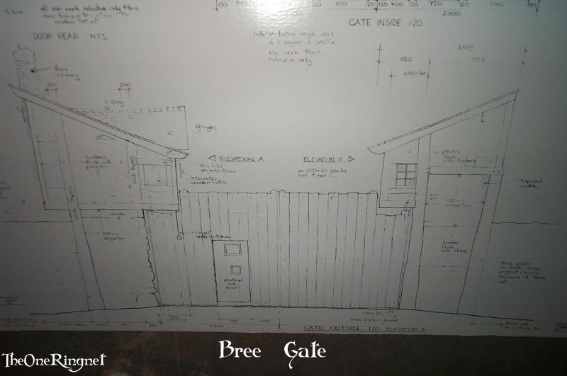 Casa Loma: Dibujo de la puerta de Bree