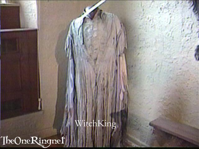 Casa Loma: Ropa usada por Rey Brujo