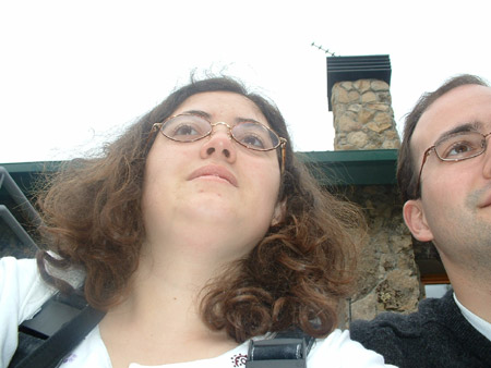 Sorsha y Mithrand mirando para la foto de grupo